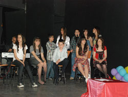 Küçük şairler sahnedeydi