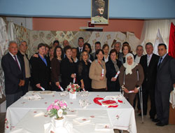 Emekli ev hanımlarından meşrıfat sergisi