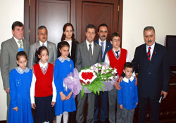 Öğrencilerden Vali ye Ziyaret