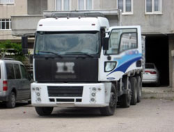 İki kamyon aldı ikisinide çaldılar