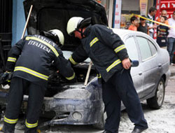 Seyir halindeki araç alev aldı