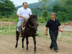 Vali Kaban at üstünde