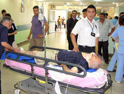 Otomobil bariyerlere çarptı:4 yaralı