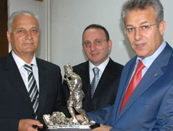 Vali Taşkesen'e veda yemeği