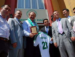 Bakan Özak Giresun'da