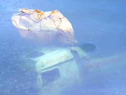 Kamyon baraja uçtu! 2 ölü