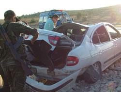 Otomobiller çarpıştı 8 yaralı