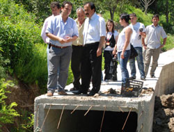 Ünye'de dere ıslah çalışmaları sürüyor