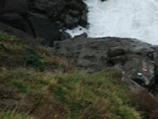 Otomobil Gelevera Köprü'sünden uçtu:3 ölü