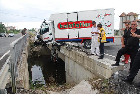 Ünye'de kamyonet kazası can aldı