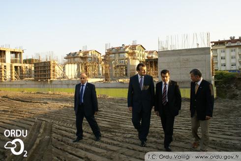 Vali Kültür Merkezini gezdi