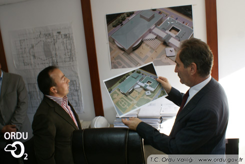 Kültür Merkezine "Devam"