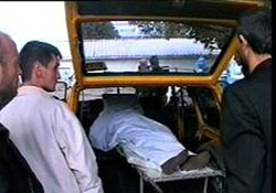 Evinin yolunda ölü olarak bulundu