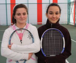 İKİ TENİSCİMİZLE ŞAMPİYONADAYIZ