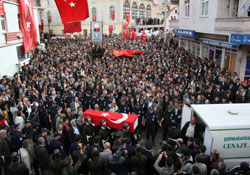 Giresun şehidine ağladı