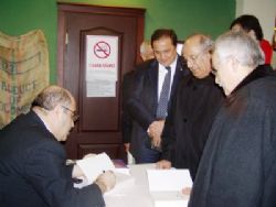 KARABULUT 3.KİTABINI İMZALADI