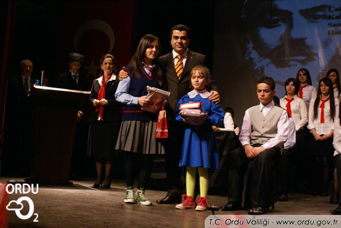 Mehmet  Akif ve İstiklal marşi kabulu