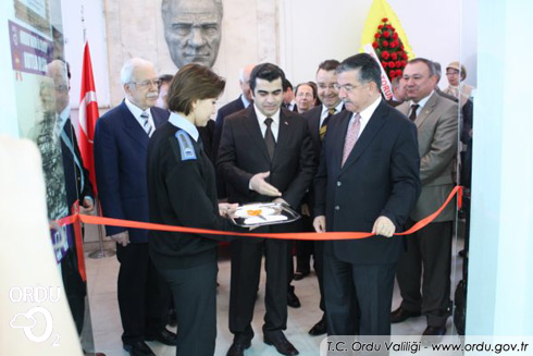 İhsan Gürdal'ın Ankara sergisi açıldı