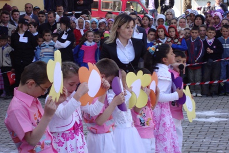 İLKÜVEZ İ.Ö.OKULUNDA 23 NİSAN
