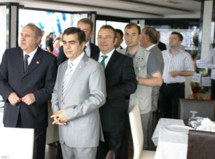 Protokol Otel Açtı