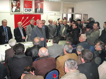 28 kişi  CHP'li Oldu