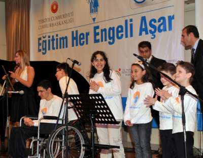 Eğitim Her Engeli Aşar