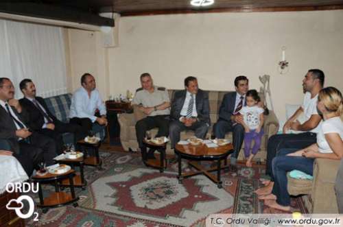 Düzgünden Yaralı Polise Ziyaret