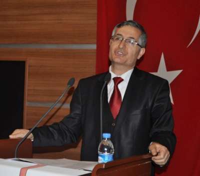 Özcan Yeniçeri  Bugün AKM'de