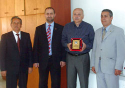 Gürsoy'a Fındık Üreticilerinden plaket