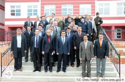 Vali Düzgün Ünyede idi