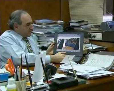 Bu İşin Şakası Yok Dalgalı Denize  Girmeyin