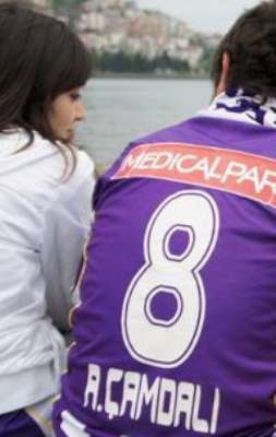 Mor-Beyaz Sevdasına Ortak Bilet