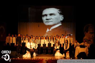 Atatürkü Törenlerle  Andık