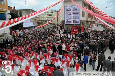 Bakan Şahin Okulları Açtı