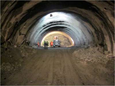 Tünellerin Dörtte  Biri Delindi