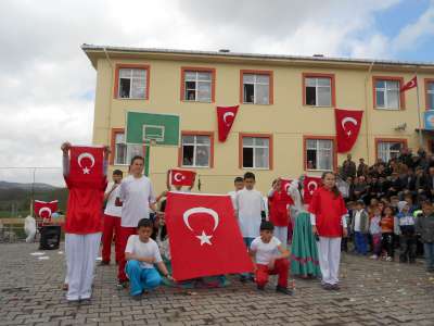 Kızılelma'da 23 Nisan Kutlaması