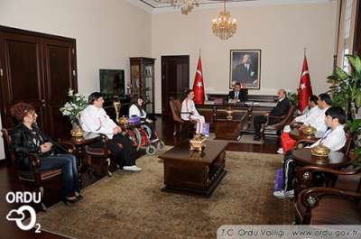 Düzgün'den Engelli Sporculara Ödül