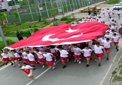 Sevgi bayrağı yola çıktı