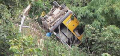 Minibüs takla attı! 2 ölü 26 yaralı