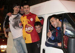 Ordu'da Cimbom coşkusu sokağa sığmadı