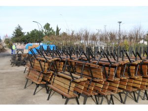 Bin Bank, Cadde ve Sokaklarda