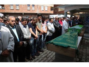 Vali Cenazeye Katıldı