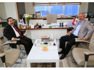 Balkanlıoğlu, Şenocak Gıda Fındık Entegre Fabrikasını Ziyaret Etti