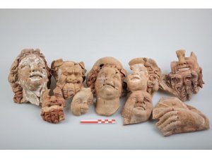 Kurul'da Büst Ve Masklar Bulundu