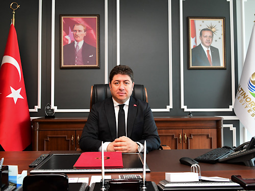 BAŞKAN TÖREN 30 AĞUSTOS HÜR VE MÜSTAKİL VATAN İRADESİNİN TECELLİSİDİR