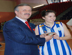 Kaptana 3 ödül birden