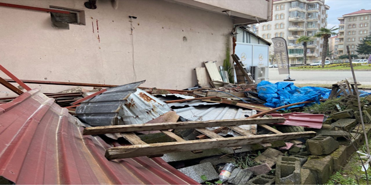 SORU ŞU: ALTINORDU BELEDİYESİ, MADEM YIKTINIZ NİYE KALDIRMIYORSUNUZ!?