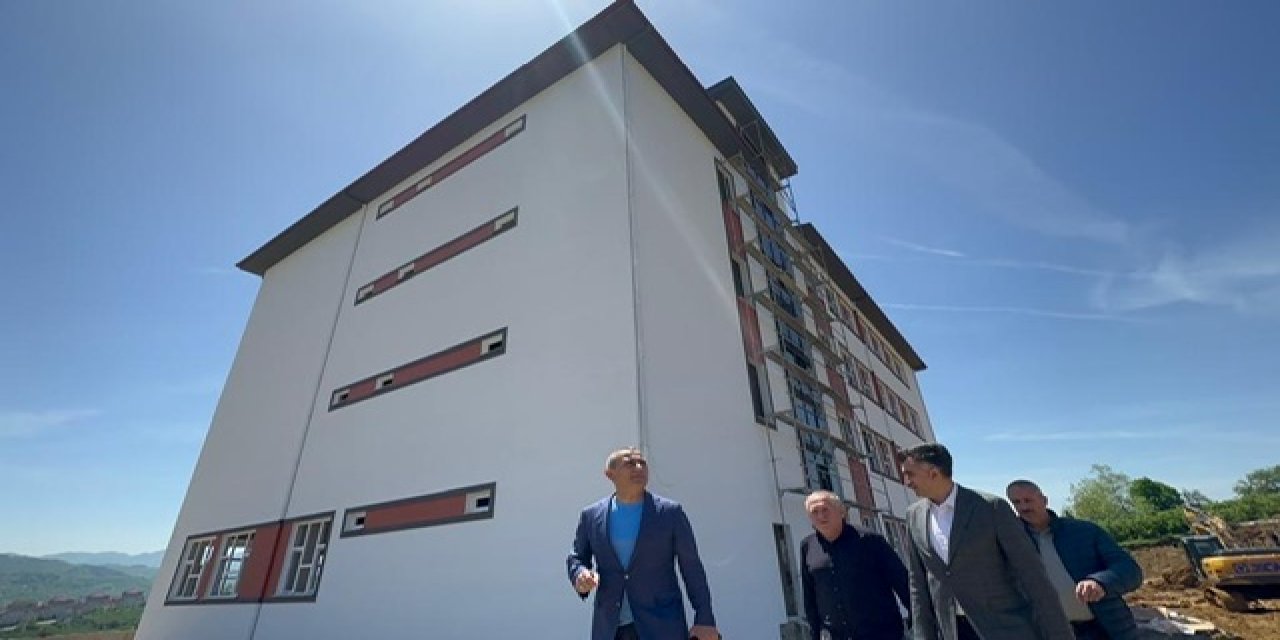 Vali Sonel Şahincili İlkokulu/Ortaokulu İnşaatında İncelemede Bulundu