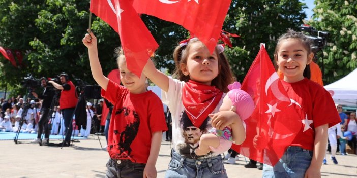 19 MAYIS TÖRENLE KUTLANDI