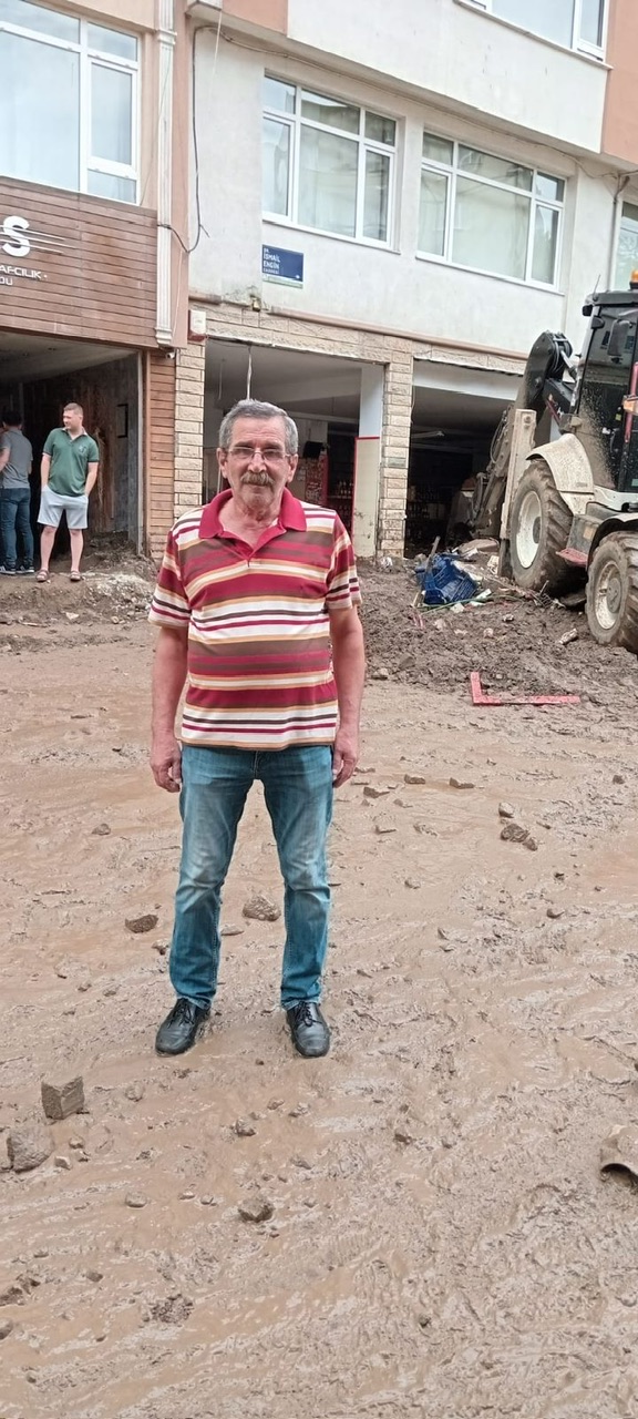 EMEP, “Sorumlu yağmur değil, dereleri işgal edenler.”